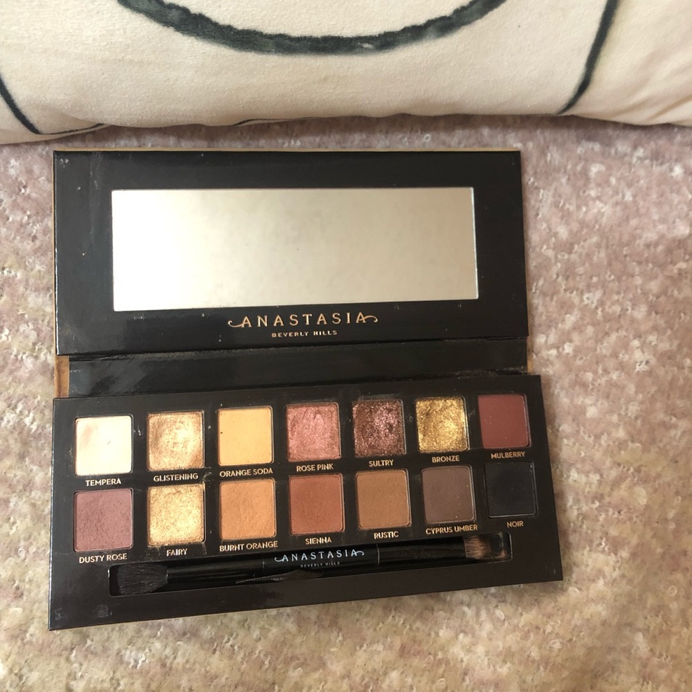 ABH Soft Glam